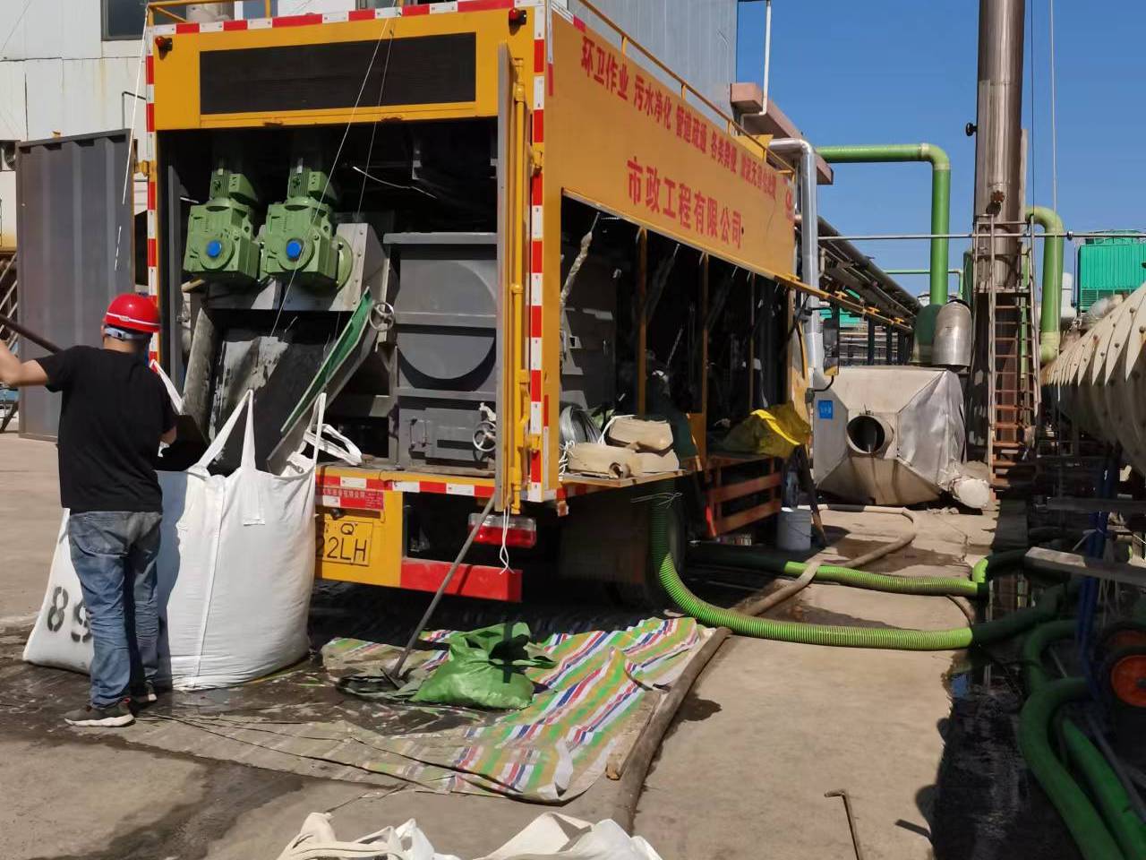 南票淤泥压干处理